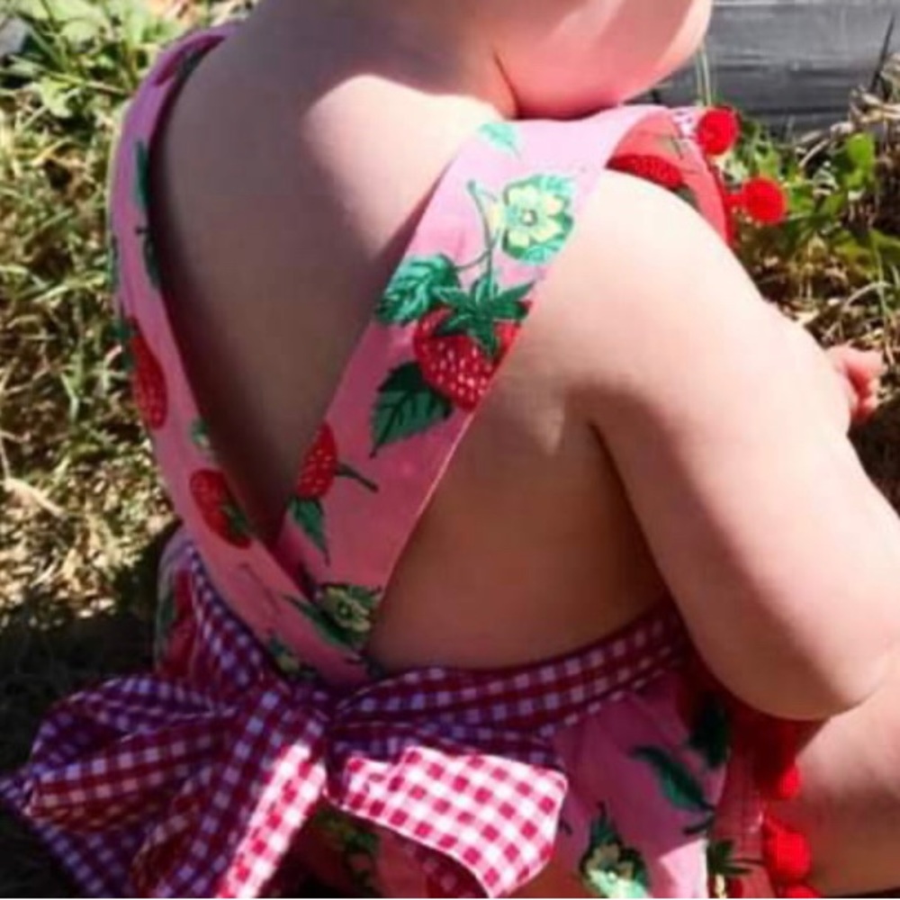 6 Mnth Runaway Strawberry Pony Pom Pom Bubble Romper New $72